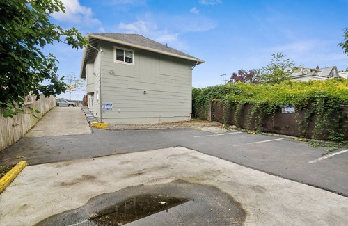 Mount Baker House | NEW! Judkins Retreat (Close to Downtown)