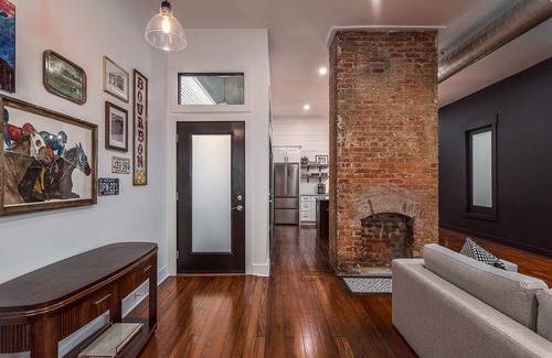 Clifton House | New! Kings on Restaurant Row! HotTub!Close to NuLu