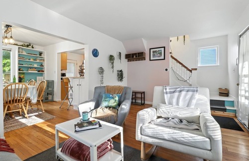 Old West Side House | NEW! La Casa Naranja 3-Bedroom Home - Pets Allowed