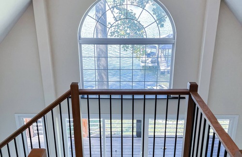 Troutman House | NEW! Lake Front House,Private Dock,Kayaks,Beach