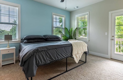 Lakewood House | NEW Lake House | Rooftop | 3 Kings | Sleeps 10