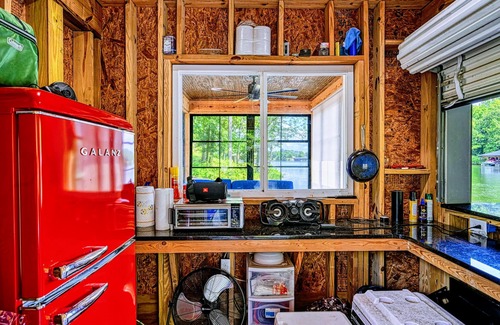 Bumpass House | NEW Lakefront Lake Anna, Pool, Boat Dock, Deck View