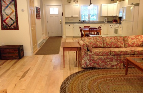 Plymouth Cottage | New Lakeside Cottage near Okemo and Killington