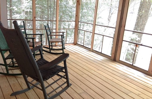 Plymouth Cottage | New Lakeside Cottage near Okemo and Killington