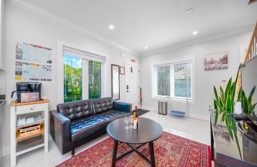 West Side Apartment | New laneway house near Airport, downtown, UBC