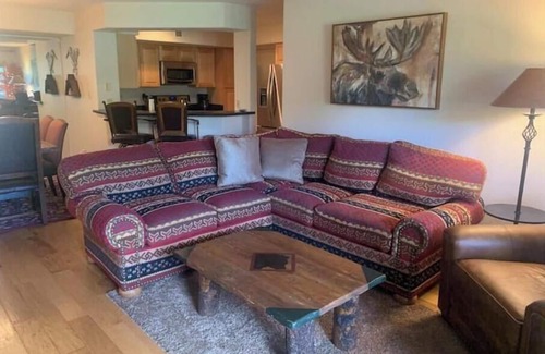 Edwards Condo | New List - “Pelican Peak” 3 bd Condo near Vail/BC