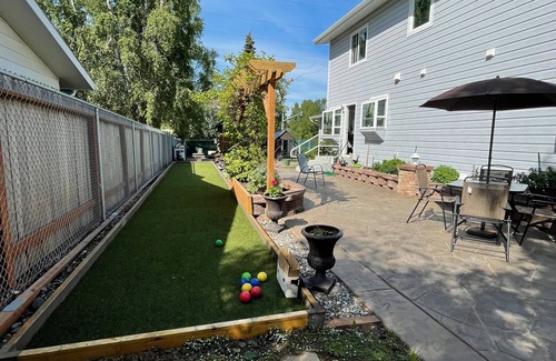 University Area House | New Listing! 1400 sq ft 3 bedroom-queen beds-stunning mountain views