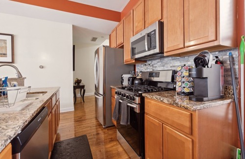 Grand Boulevard Condo | NEW LISTING! Apartment Near Downtown & UChicago by RedAwning
