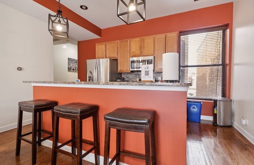 Grand Boulevard Condo | NEW LISTING! Apartment Near Downtown & UChicago by RedAwning
