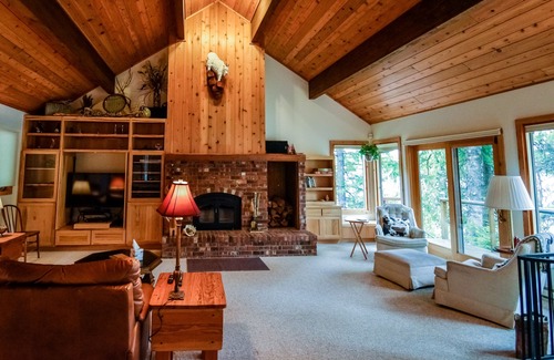 Bigfork House | New Listing!! Cedar Bay Retreat for the Family