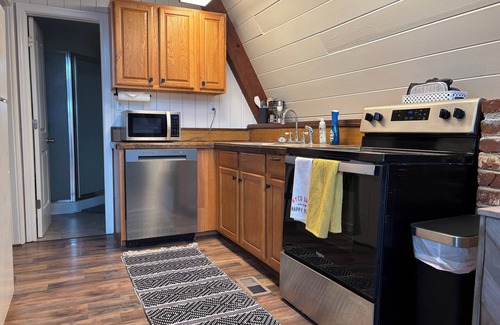 Semora Cottage | New Listing! - Charming 3-Bedroom Lakefront Cottage on Hyco Lake