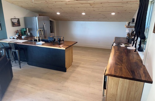 Royal Pines Apartment | New Listing-Cozy Mountain Escape w/ Mountain View