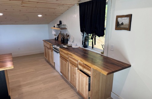 Royal Pines Apartment | New Listing-Cozy Mountain Escape w/ Mountain View