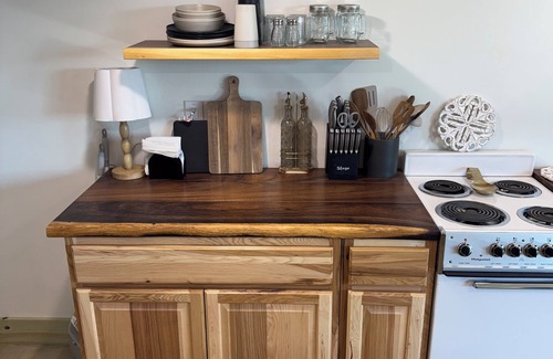 Royal Pines Apartment | New Listing-Cozy Mountain Escape w/ Mountain View