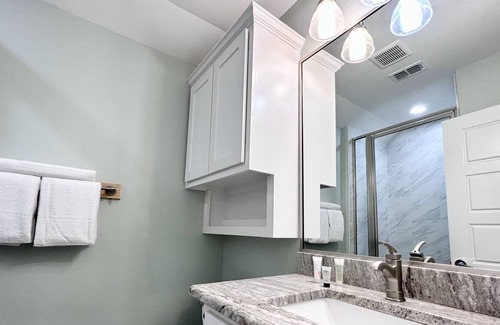 Flour Bluff House | New Listing! Near the Water with Private Pier, Boat Slip & Community Pool!