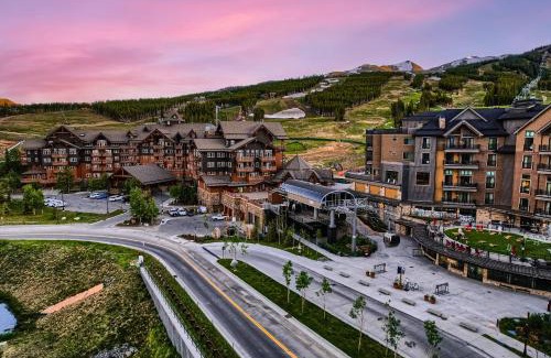 Peak 8 Apartment | NEW LISTING! One Ski Hill Escape condo