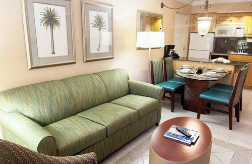 Palm Beach Shores Condo | NEW LISTING! Palm Beach Shores Resort | Beachfront Location | Singer Island