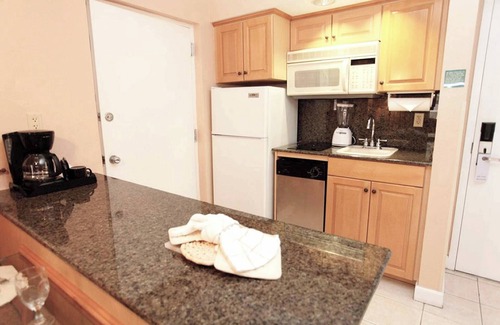 Palm Beach Shores Condo | NEW LISTING! Palm Beach Shores Resort | Beachfront Location | Singer Island