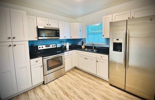 Deerfield Beach House | New Listing! Secret Serenity! Pool! 5min to Beach!