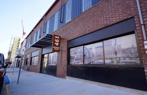 North Oakland Apartment | *New* Loft 5 min Shadyside/East Liberty Sleeps 8