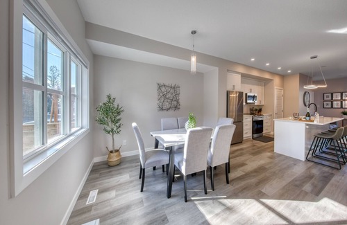 East Kootenay House | New Lux 4 Bedroom W/Arcade Games - Minutes to Hot Springs