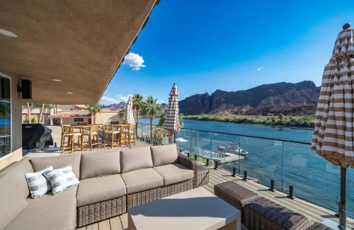 Parker Strip House | New Luxe Riverfront Home, Launch & Dock, Gamerooms