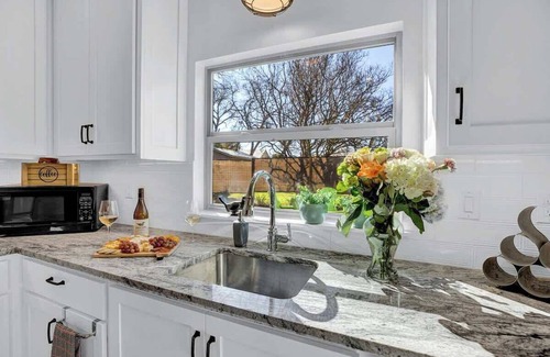 Fredericksburg House | New! Luxurious Home With Wine Cellar & Firepit!