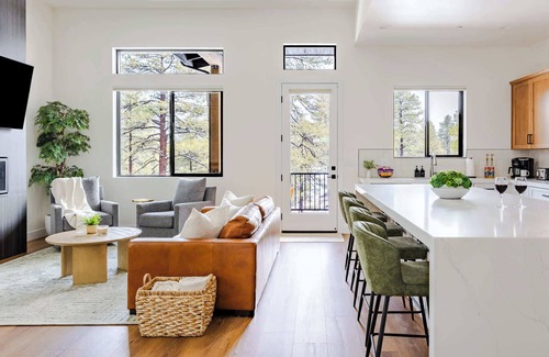 Flagstaff House | New Luxury 2BR Cozy Flagstaff Home Near NAU