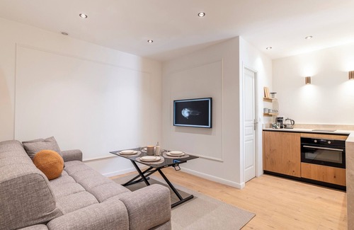 Beausoleil Apartment | New Luxury Apt 1min Walk to Monaco | Premium Stay, Self Check-In