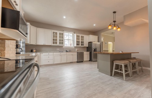 Lebanon House | NEW! LUXURY AWAITS! Four BR's - 3 with their own Private Bath PLUS Bonus room.