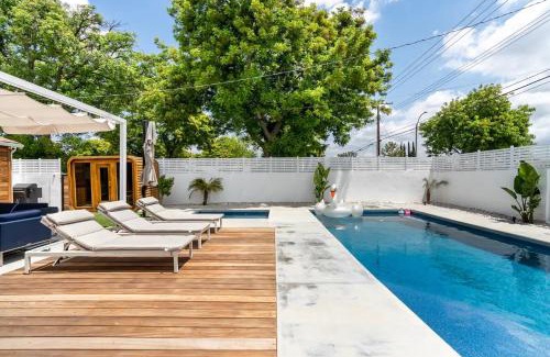 Los Angeles County House | New luxury entertaining house with Pool Spa Sauna Tesla charger Pets
