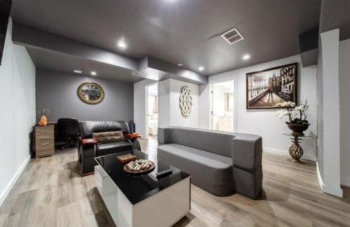 Southwest Edmonton House | New Luxury House in South Edmonton Near Airport