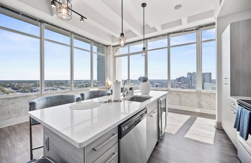Downtown Atlanta Apartment | NEW LUXURY PENTHOUSE CASHMERE TOWERS FREE PARKING