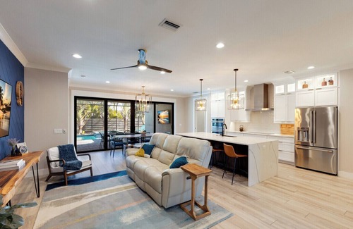 Southgate House | New Luxury Pool Home by Siesta/Downtown Sarasota