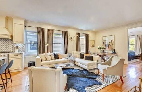 Forest Hills - Woodbourne Condo | New Luxury Renovation | Near T