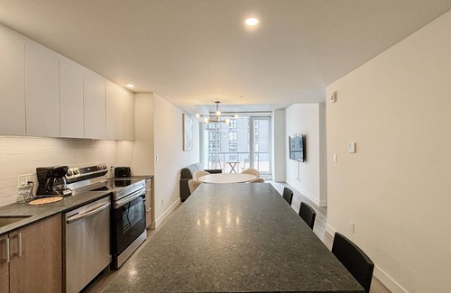 Milton Park Apartment | New Luxury Unit in Heart of MTL 914 | Metro access