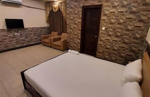 Faisalabad Hotel | New Madina Hotel
