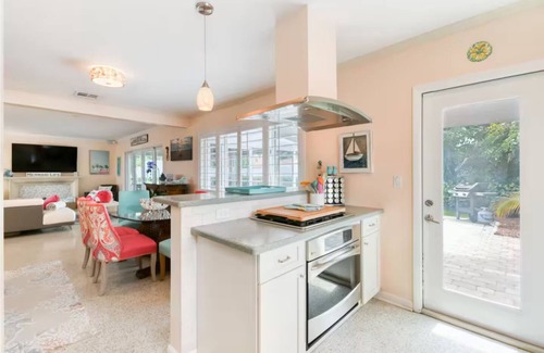 Singer Island House | NEW! Mermaid Coastal Retreat-Wlk to Beach &Relax!