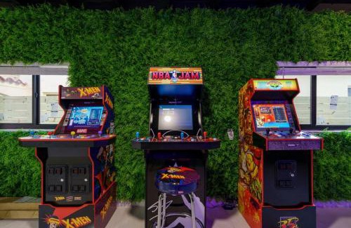 Coral Way Apartment | New Miami & Calle Ocho Home with Arcade!