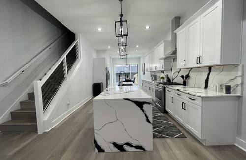 Fall Creek Place House | New Modern 4BR/5BA Downtown Indianapolis