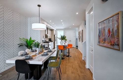 Keith House | New Modern 5BR|3.5BA|2 Living Rms|2Full Kitchen|Arcade Games|near Banff|Sleep10