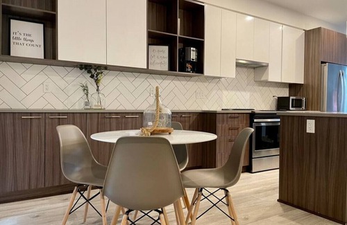 Mill Lake House | ?New Modern Beautiful 2Bedroom Townhome ?