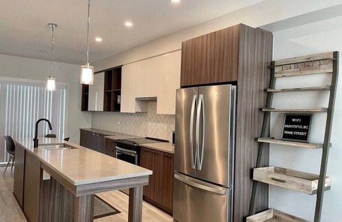 Mill Lake House | ?New Modern Beautiful 2Bedroom Townhome ?