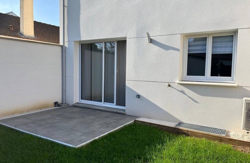 Pontault-Combault House | New, modern, family home in quiet location near Disneyland Paris or Paris.