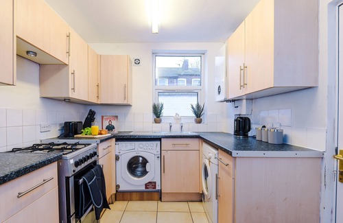 Salford House | New! Modern Manchester 3 bedroom home, city centre, long stay discounts