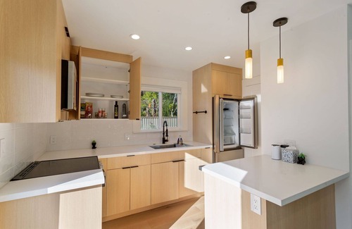 Paradise Park Apartment | New Modern Guesthouse Retreat near Berkeley & SF - King Bed, AC, Standing Desk