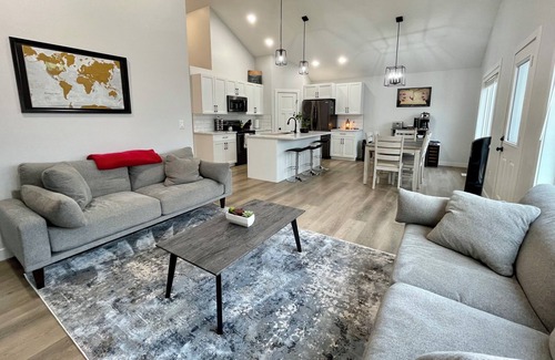 Grande Prairie House | New - Modern Kensington Home