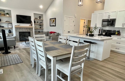 Grande Prairie House | New - Modern Kensington Home