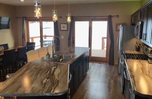 Rapid City House | New Modern Lodge! Central Black Hills, 4 bdrms/2 baths - 15 min. to Mt. Rushmore
