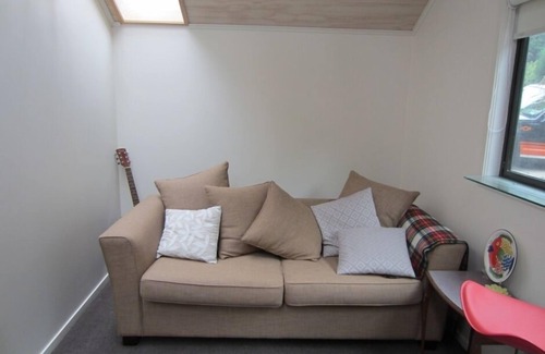 Muriwai Apartment | New Modern Muriwai Studio